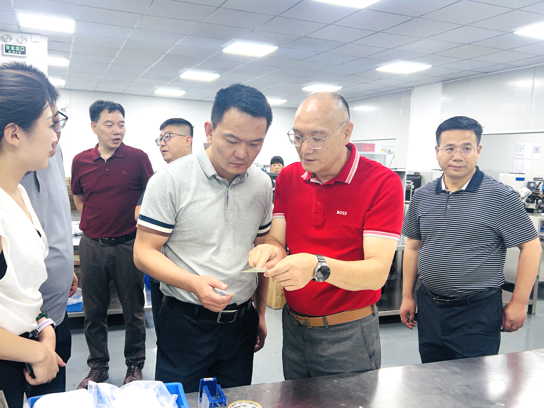 热烈迎接宁夏海原县李明县长一行光临人生就是博手机版集团参观领导