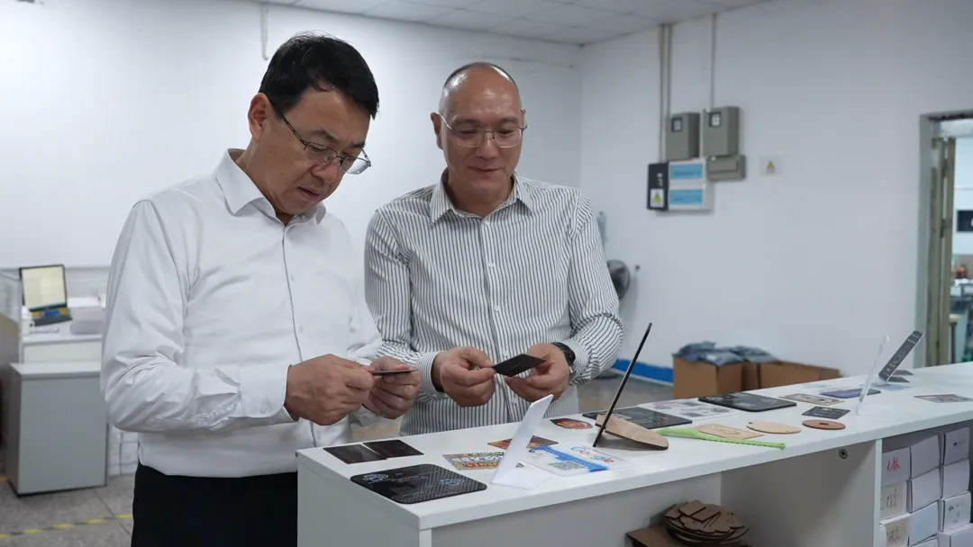 中卫市委常委海原县胡斌书记带队赴深圳人生就是博手机版集团对接定点助扶工作并发展招商调查